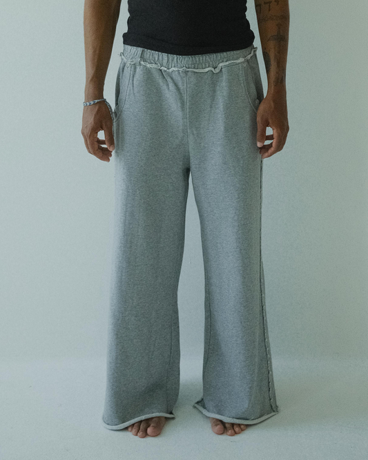 RAW EDGE BAGGY SWEATS